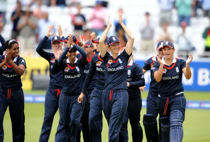 Framed Print : Charlotte Edward Leads Her Team Round Lords Framed Print : Charlotte Edward Leads Her Team Round Lords