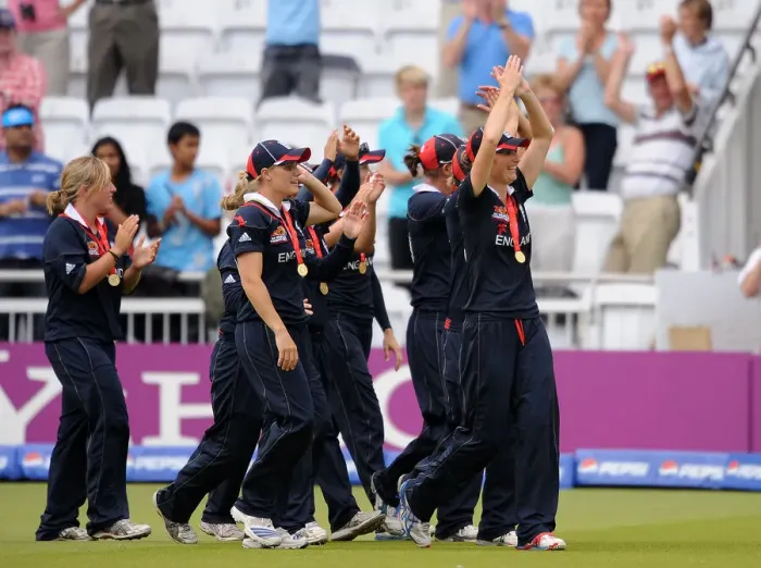 Framed Print : Charlotte Edward Leads Her Team Round Lords With Medals Framed Print : Charlotte Edward Leads Her Team Round Lords With Medals
