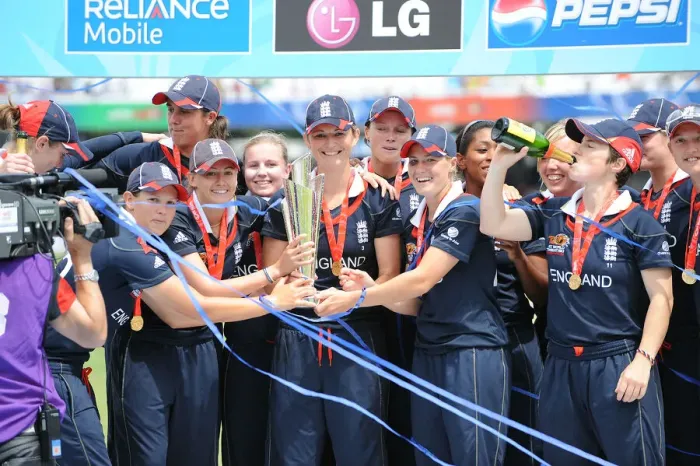 Framed Print : Charlotte Edwards Celebrates With Trophy Framed Print : Charlotte Edwards Celebrates With Trophy