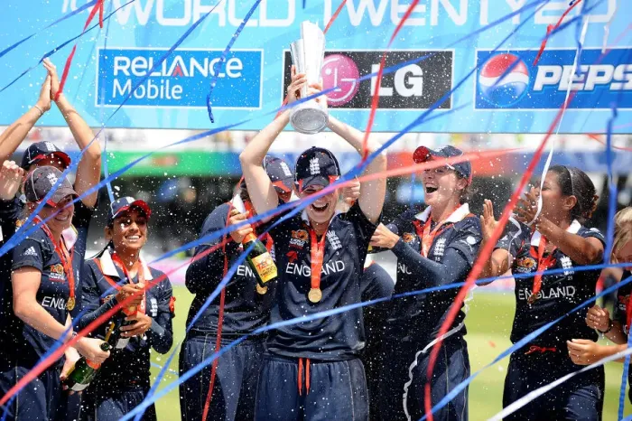 Framed Print : Charlotte Edwards & England Team
