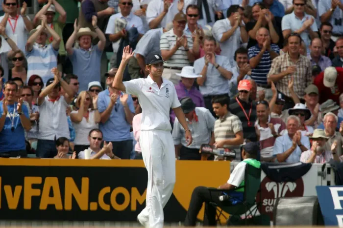 Framed Print : Crowd Applaud Stuart Broad Framed Print : Crowd Applaud Stuart Broad