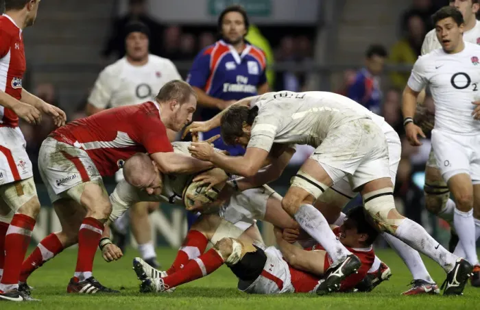 Framed Print : Dan Cole Gets Held Up By Sam Warburton Framed Print : Dan Cole Gets Held Up By Sam Warburton