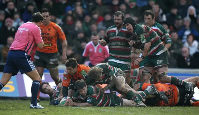 Framed Print : Dan Hipkiss Scores His 2nd Try Framed Print : Dan Hipkiss Scores His 2nd Try