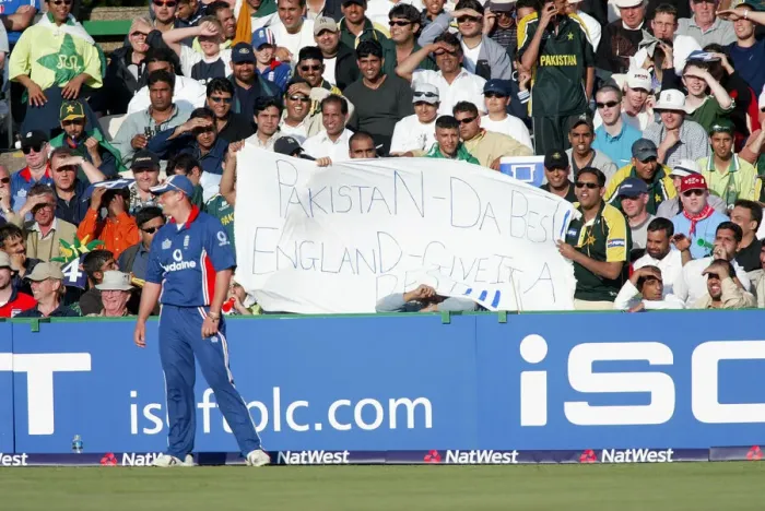 Framed Print : Darren Gough And Pakistan Fans Framed Print : Darren Gough And Pakistan Fans