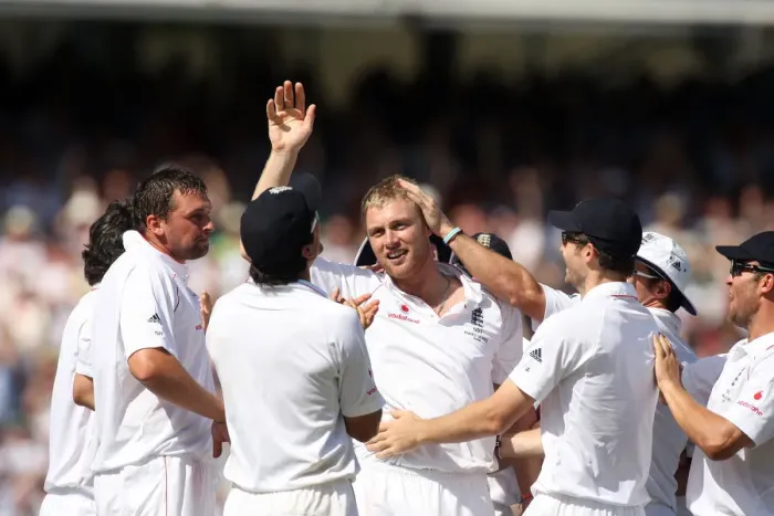 Framed Print : England Players Celebrate With Andrew Flitoff After Ponting Framed Print : England Players Celebrate With Andrew Flitoff After Ponting