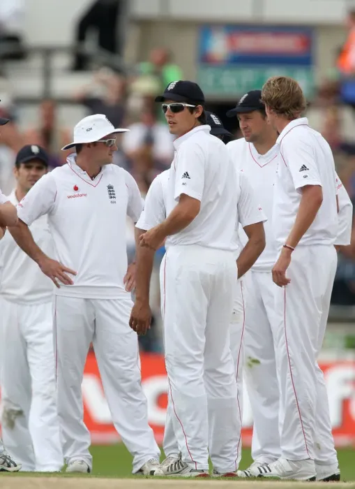 Framed Print : England Players Looking Puzzled Framed Print : England Players Looking Puzzled