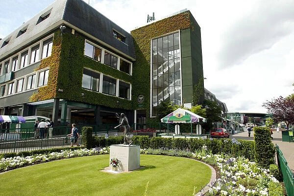 Fred Perry Statue, Centre Court