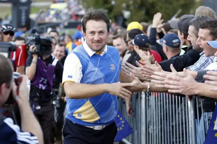 Framed Print : Graeme Mcdowell With Fans Framed Print : Graeme Mcdowell With Fans