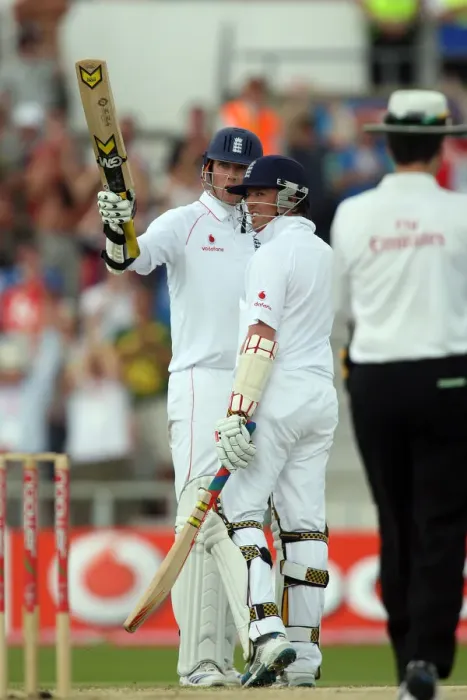 Framed Print : Graeme Swann & Stuart Broad Framed Print : Graeme Swann & Stuart Broad