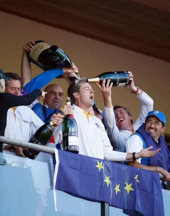 Framed Print : Ian Poulter Soaked In Champagne Framed Print : Ian Poulter Soaked In Champagne