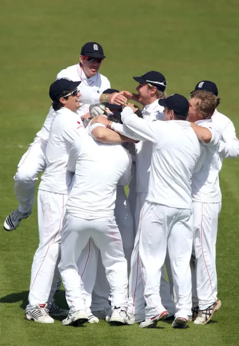 Framed Print : James Anderson & Team