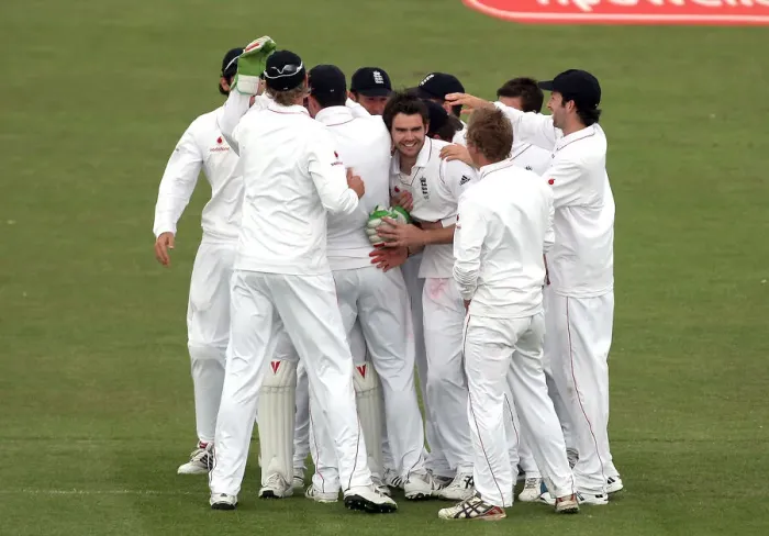 Framed Print : James Anderson & Team Framed Print : James Anderson & Team