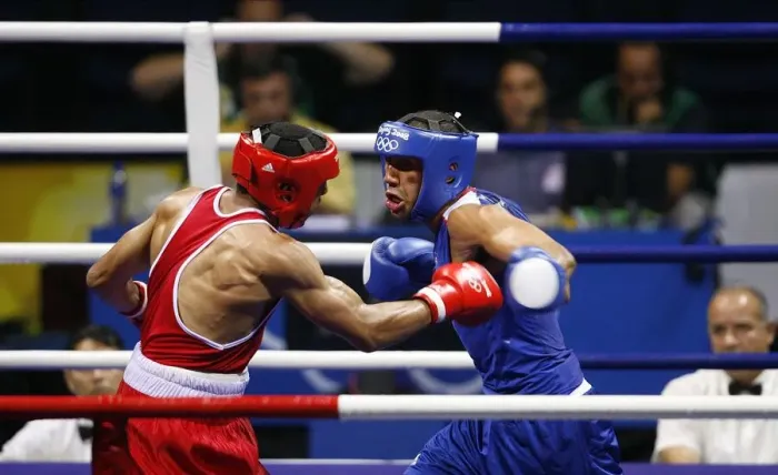 Framed Print : James Degale V Darren Sutherland Framed Print : James Degale V Darren Sutherland