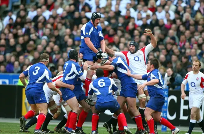 Framed Print : Jerome Thion Wins Line-Out Framed Print : Jerome Thion Wins Line-Out