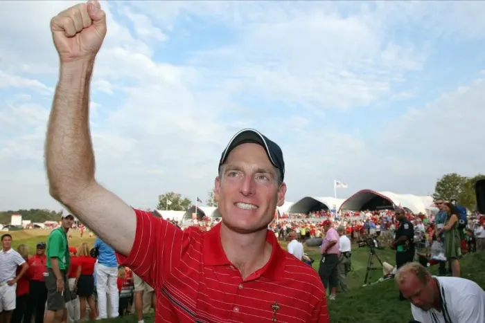 Framed Print : Jim Furyk Salutes Fans Framed Print : Jim Furyk Salutes Fans