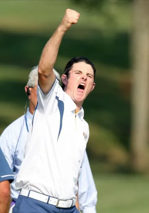 Framed Print : Justin Rose Wins On 16th Framed Print : Justin Rose Wins On 16th