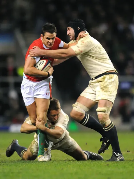 Framed Print : Lee Byrne Tackled By Johny Wilkenson & Steve Borthwick Framed Print : Lee Byrne Tackled By Johny Wilkenson & Steve Borthwick