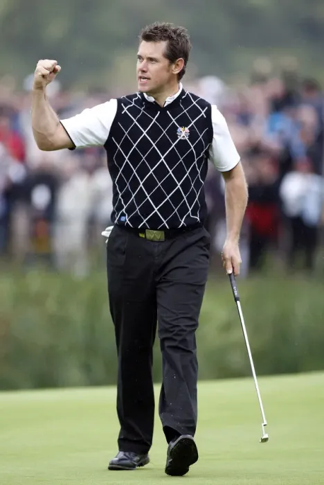Framed Print : Lee Westwood Punches The Air After Birdieing The 5th Framed Print : Lee Westwood Punches The Air After Birdieing The 5th