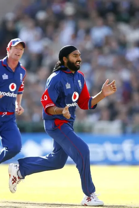 Framed Print : Monty Panesar