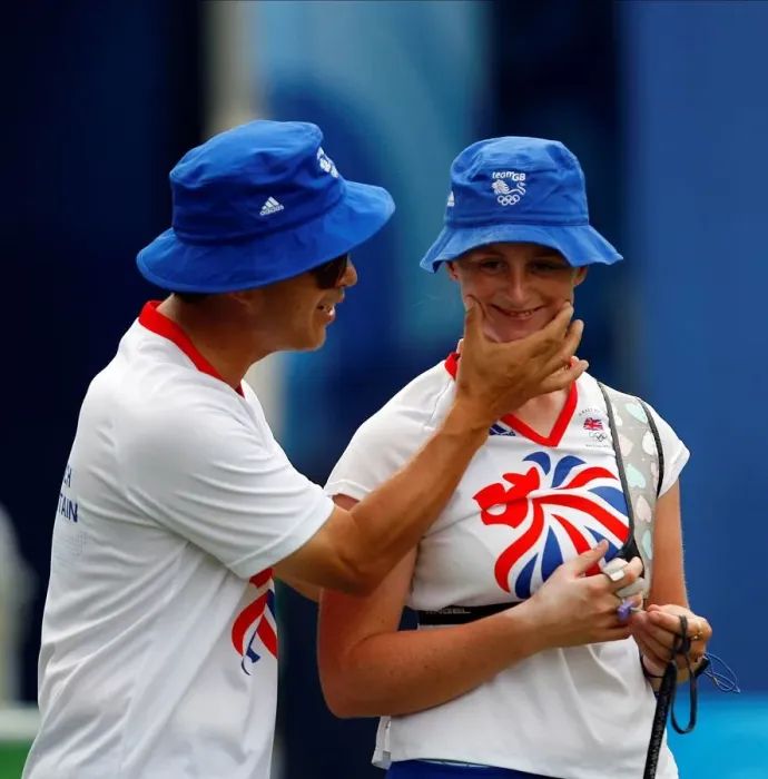 Framed Print : Naomi Folkard & Coach