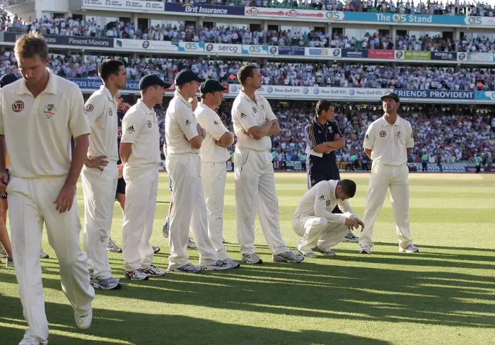 Framed Print : Ricky Ponting With Dejected Australian Team Framed Print : Ricky Ponting With Dejected Australian Team