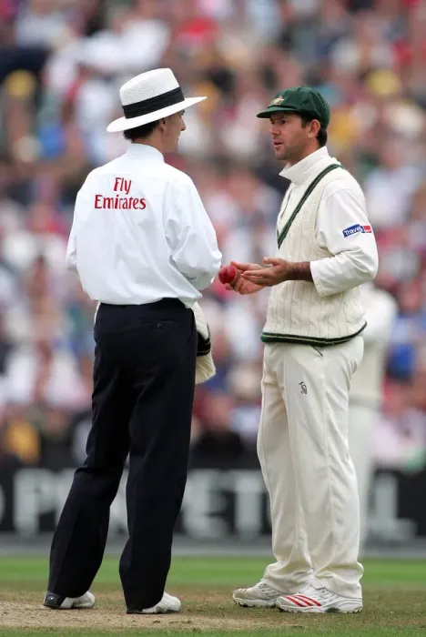 Framed Print : Ricky Ponting, Umpire & Billy Bowden Framed Print : Ricky Ponting, Umpire & Billy Bowden