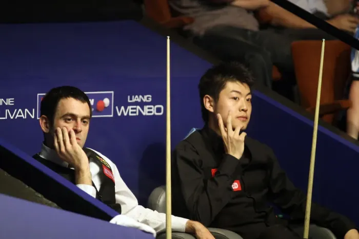 Framed Print : Ronnie O Sullivan & Liang Wenbo Framed Print : Ronnie O Sullivan & Liang Wenbo