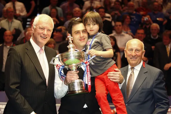 Framed Print : Ronnie O Sullivan & Ronnie Jnr, Barry Hearn & Fred Do Framed Print : Ronnie O Sullivan & Ronnie Jnr, Barry Hearn & Fred Do