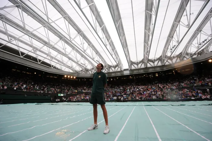 Framed Print : Roof Closes On Centre Court Framed Print : Roof Closes On Centre Court