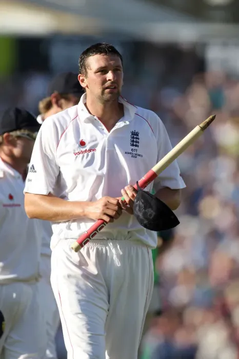 Framed Print : Steve Harmison With Stump Framed Print : Steve Harmison With Stump