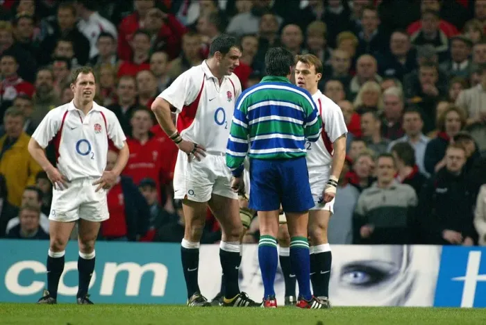 Framed Print : Steve Walsh Talks To Players Framed Print : Steve Walsh Talks To Players