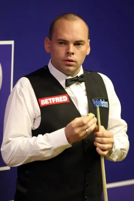 Framed Print : Stuart Bingham Framed Print : Stuart Bingham