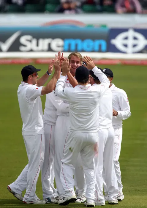 Framed Print : Stuart Broad Celebrates Taking Chanderpaul Wicket Framed Print : Stuart Broad Celebrates Taking Chanderpaul Wicket