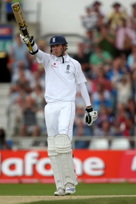 Framed Print : Stuart Broad Make His 1 / 2 Century Framed Print : Stuart Broad Make His 1 / 2 Century