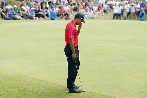 Tiger Woods Misses Putt