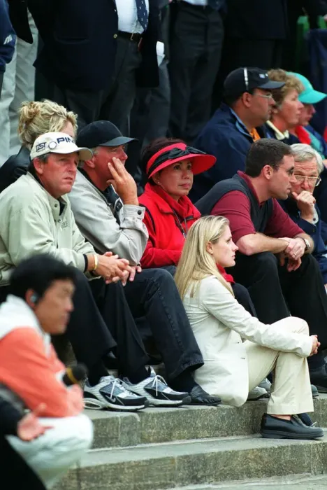 Framed Print : Tiger Woods Mum & Fiance Watch Framed Print : Tiger Woods Mum & Fiance Watch