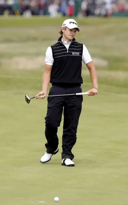 Framed Print : Tom Lewis Rory Misses Birdie On 16th Green Framed Print : Tom Lewis Rory Misses Birdie On 16th Green