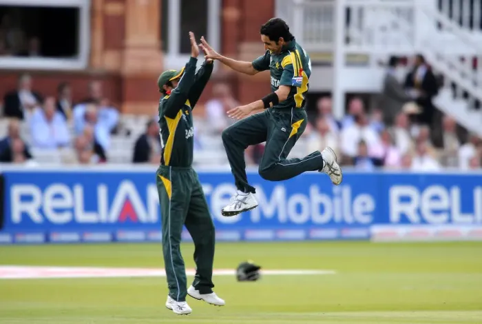 Framed Print : Umar Gul Pakistan Pakistan V Sri Lanka Lords, London, England 21 June 2009 Date