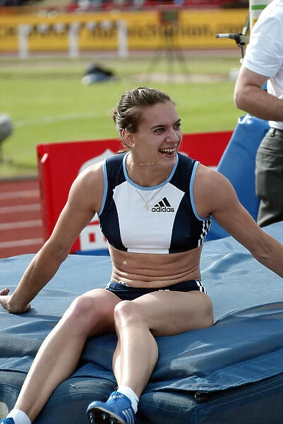 Yelena Isinbayeva Breaks World Record