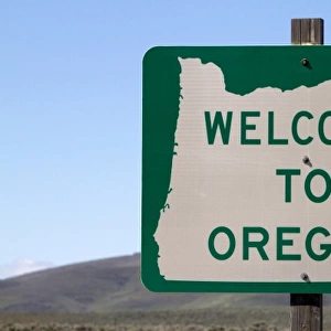 Welcome to Oregon road sign along U. S. Highway 95 at the Idaho / Oregon state border, USA