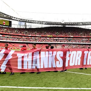 Arsenal Players Honor Fans with Banner: Arsenal v Everton, Premier League 2021-22