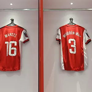 Arsenal Women: Gear Up for FA WSL Showdown Against Tottenham Hotspur in the Emirates Changing Room
