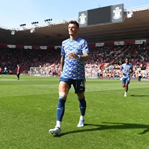 Arsenal's Ben White Prepares for Southampton Clash in Premier League Showdown (2021-22)