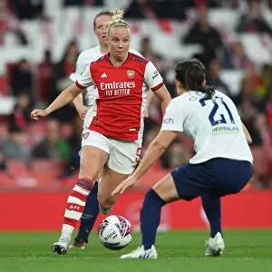 Arsenal's Beth Mead Stars in Victory: Arsenal Women vs. Tottenham Hotspur (FA WSL 2021-22)