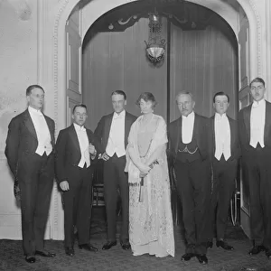 Advance Party of British pacific science expediition entertained to dinner by Earl