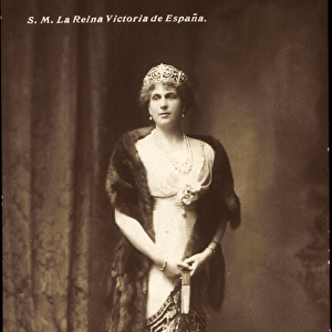 Ak S. M. La Reina Victoria de Espana, Konigin von Spanien, Krone (b / w photo)