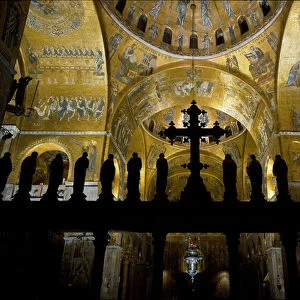 Byzantine architecture: view of the presbytery separated from the rest of the church by