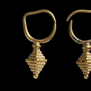 Earrings, Kish, Iraq, Neo-Babylonian 6th century BC (gold)