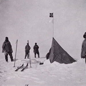 "It was a black flag, the Norwegian flag. Amundsen was first at the pole"(b / w photo)