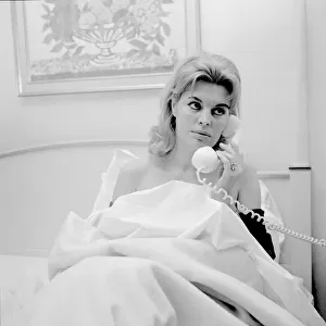 Actress Christine Maybach went to bed early (11 / 1 / 65) because she hasn